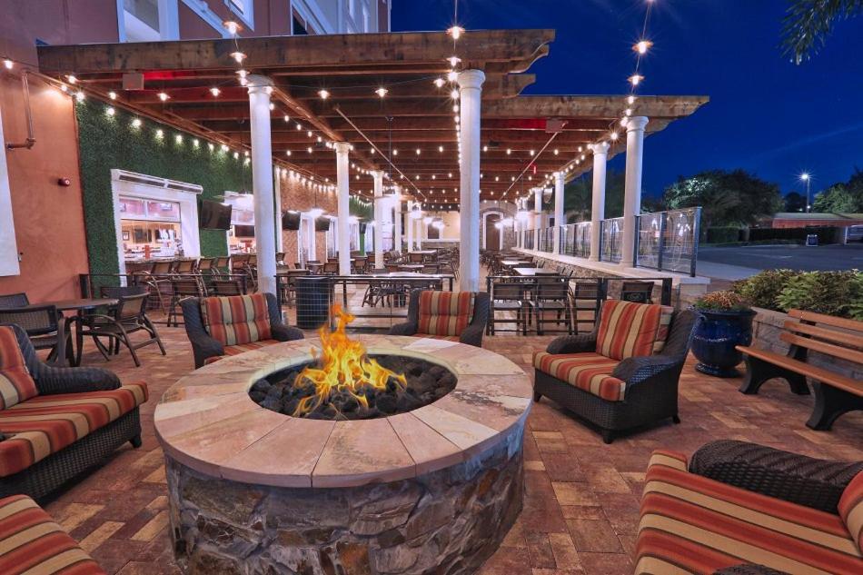 Stunning Condo Near Universal Studios Williamsburg Ngoại thất bức ảnh