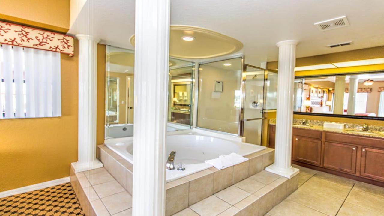 Stunning Condo Near Universal Studios Williamsburg Ngoại thất bức ảnh